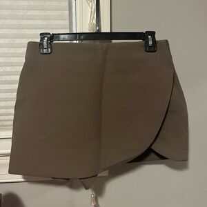 Zara taupe skort